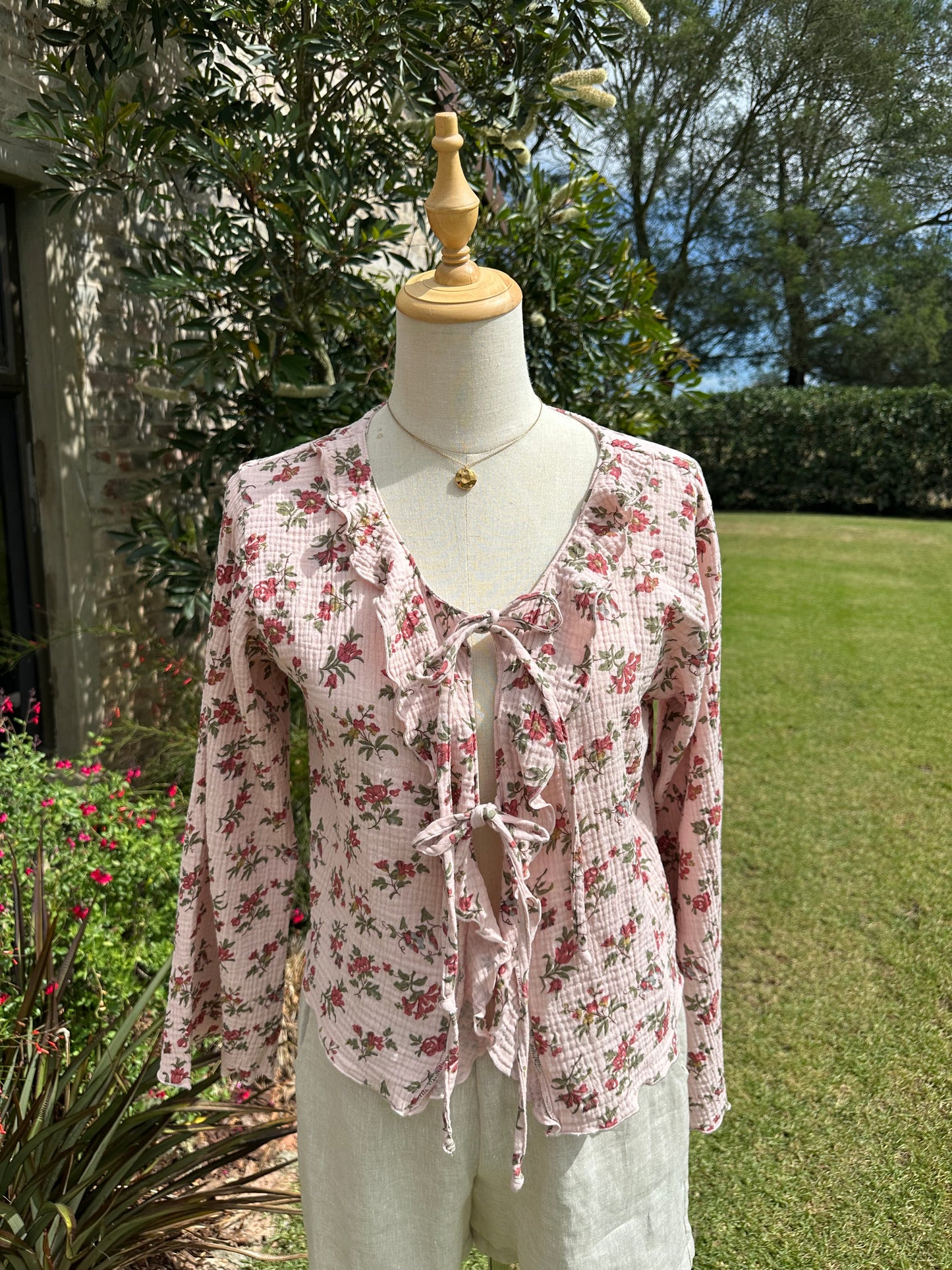 Juni The Label Freya Top | Red Pink Floral